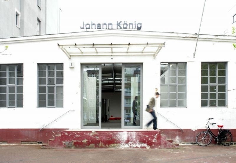 Eingang der König Galerie mit Schriftzug Johann König
